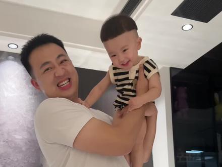 老瘪回来了!#一家三口 #金添翼