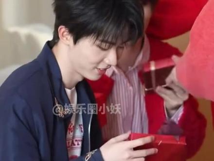 #宋亚轩 :可是我觉得这很神圣啊~#马嘉祺 #丁程鑫