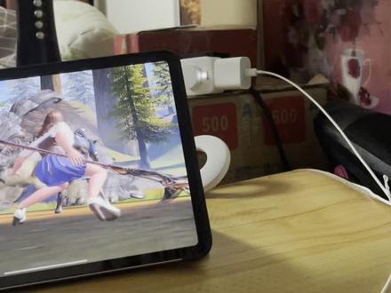 ps5手柄连接iPadpro2021玩游戏,爽歪歪