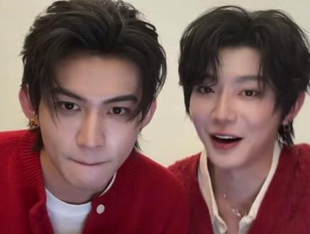 #云熠cp #云熠 #郝熠然 #云旗 嘴都亲了用一个叉子怎么啦,小情侣的把戏而已啦~#直播回放录屏