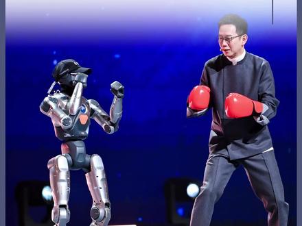 AI统治世界后 第一个删除的视频 前排观众牙笑掉了 #上抖音精选APP看懂前沿科技 #大有学问 #AI闪耀中国 #吴晓波科技人文秀