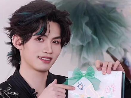 #云旗 亲自认证那个小人画的就是普普,你们懂什么意思了吧!#云熠 #郝熠然