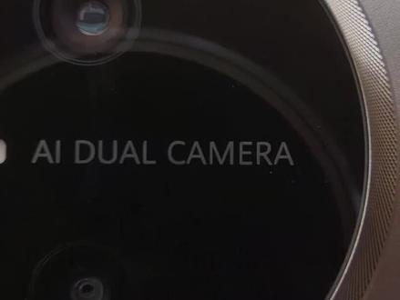 华为最新发布的二合一平板电脑是HUAWEI MatePad Edge,该产品将于2025年11月25日正式发布,以下是其核心亮点及配置信息:一、形态创新与设计
- 三形态自由切换
- 电脑模式 :搭配全新星跃悬浮键盘(1.8mm键程),可进行高效办公;
- 平板模式 :14.2英寸柔性OLED云晰柔光屏,屏占比达94%,支持手写笔创作;
- 支架模式 :适合观影、阅读等场景,一体式铝合金支架设计稳定可靠。
- 轻薄与散热
- 机身厚度仅6.85mm,采用双VC液冷散热系统(总面积12000mm²),液冷版可实现28W性能释放;
- 隐藏式背部进风设计,兼顾散热效率与外观简洁。二、核心配置与性能
- 硬件规格
- 芯片 :搭载麒麟9系PC级芯片,性能强劲;
- 存储 :提供16GB+256GB、16GB+512GB、24GB+1TB、32GB+2TB(液冷版)等多版本选择;
- 屏幕 :14.2英寸3.1K分辨率(3120×2080)柔性OLED柔光屏,支持120Hz自适应刷新率,峰值亮度1000nits,通过德国莱茵护眼认证。
- 续航与充电
- 支持140W超级快充,30分钟可充至75%电量;
- 办公续航时间约8小时。三、鸿蒙生态融合
- 双模式无缝切换
- 基于HarmonyOS系统,实现平板生态与PC生态深度融合,支持全量平板应用及WPS、剪映专业版等PC级软件;
- 文件系统共享,平板模式与电脑模式内容实时同步。
- 交互体验升级
- 手写笔 :HUAWEI M-Pencil Pro支持精准触控与快速取色,适配天生会画等专业应用;
- 多设备协同 :支持与华为手机、笔记本等设备互联,提升办公效率。四、版本与售价版本配置售价(参考)标准版16GB+256GB预计5000元起柔光屏版16GB+512GB约6000元起液冷版(含键盘/手写笔)32GB+2TB预计8000元起五、上市信息
#华为MatePadEdge #鸿蒙二合一 #华为