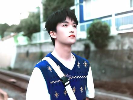 “这期是专门定制的青春疼痛文学男主角”#黄子弘凡