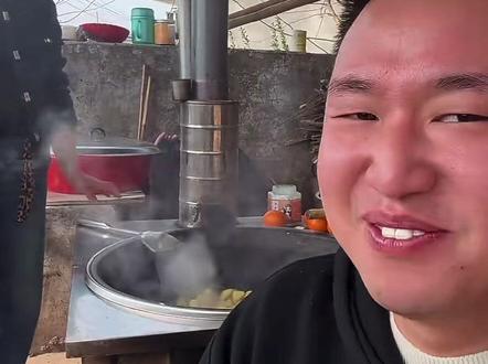 坤坤说卖了3000多单,退2000单哈哈哈哈#名模坤 #名模坤直播回放 #vlog十亿流量扶持计划