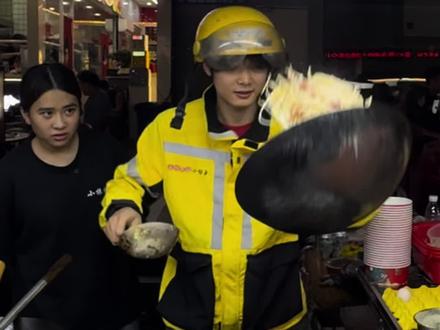 还好我会炒,差点超时了#炒粉 #炒饭 #外卖小哥