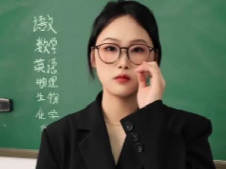 同学们~这下知道u盘在在电脑上实操操作了吗!#电脑#u盘 #每天分享科普知识 #禁止废话冷知识