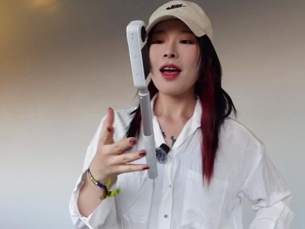 滑雪自拍不求人,3个创意视频赞爆朋友圈 一个人滑雪,只需要一台Insta360 X5全景相机,就能自拍出超有创意的滑雪视频!全新升级的Insta360 X5白色,美貌在线的同时,新增加几十个创意滑雪视频模板,动态跟拍2.0版,更稳定更流畅,你永远是画面的主角,来跟我一起学:五分钟搞定今晚的朋友圈!
#全景还能这样拍 #影石全景相机X5