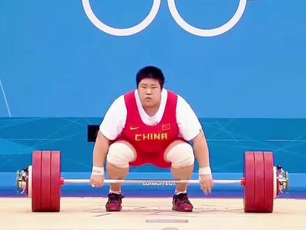 周璐璐卡什丽娜二番战,全程高能四破世界纪录!卡什丽娜再被打哭#世界纪录 #奥运会 #举重 #周璐璐 #冠军
