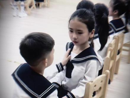 “青梅竹马,两小无猜”#幼儿园 #萌娃搞笑日常