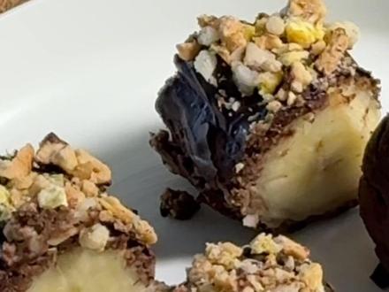 当我把香蕉塞进巧克力做成巧克力香蕉卷 #真实生活分享官 #空气炸锅美食 @DOU+小助手