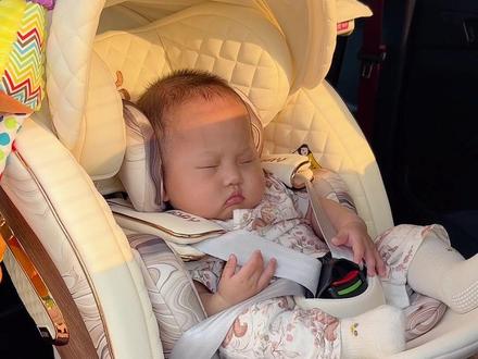 沉浸式安装安全座椅 #爸爸带娃 #亲子互动