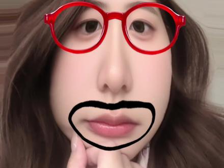 总是大面积的刷刷刷刷那些无趣的东西,让真的很有梗很有话题的鲨发的被盖过去。到底谁在发。还有每次都说他门开了,这样逗他一点也不好笑#余宇涵
#余宇涵直播