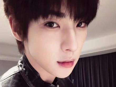 都给我去听这个《轨道之外》特别好听#颜安 #双轨 #何与