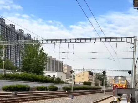 #上热门 东风DF4D型内燃机车#中国铁路#火车迷#内燃机车