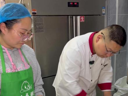 水煎包的剂子到底怎么揪呢,今天飞哥来告诉你#飞哥鲜包 #早餐培训 #餐饮创业 #美食 @DOU+小助手