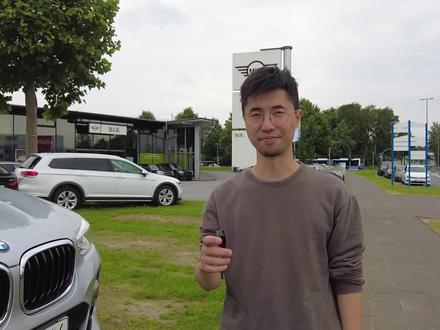 小伙探访德国宝马二手车市场,对比国内车型售价,在德国也不便宜