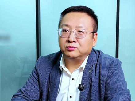 马斯克是如何布局的? #燃起来了大国重器 #零距离看懂财经 #2026经济风向标 #财经 #马斯克