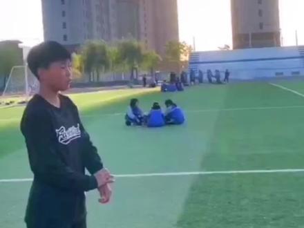 uprun飞箭6.0中学生体测训练,健身跳绳跳操都是最佳选择䨻科技材料中底碳纤维碳板加持防崴脚防侧翻稳定性更强时尚潮流百搭情侣跑鞋#质量杠杠的好 #因为热爱所以坚持 #生命不息运动不止 #性价比高的实战鞋推荐 #爱生活爱运动