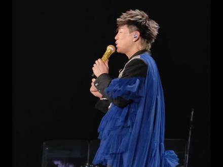 在胡彦斌演唱会爽听歌手2026现场 彦火吃得真好啊啊啊啊啊啊
胡彦斌就是这么宠啊啊啊啊啊啊
周五歌手唱完直接原样搬到周六演唱会
万人爽听歌手级现场
胡彦斌你让我哭~~~
#胡彦斌 #歌手2026
#胡彦斌现场比CD好听
#胡彦斌天津站
#神级现场