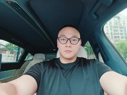 #蔚来 #蔚来es9 #买车那点事儿 #新能源汽车 #dou是好车
话不多说了 这下成了
斌哥价格一步到位
现场效果一鸣惊人
大定销量一骑绝尘
用户抢单一触即发
群众意愿一蹴而就
拉群进度一直在忙
老王名号一炮而响
粉丝给力一起投流