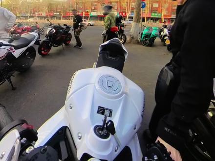 今日试驾 张雪500rr-2026单摇臂(四缸电子油门 双向快排 定速巡航 )版 哈哈 #张雪500rr2026 #厉害了我的车 #张雪机车