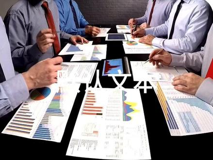 散户陷算法围猎,资深投资人无奈写“降书“? #财经 #同花顺投资 #股市 #同花顺ETF #量化交易