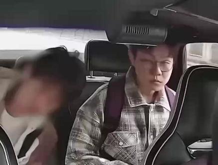 “考试一次没考,还有下一次,但同学的生命只有一次,错过了就不会再来”,姜昭鹏为救同学,缺考了职教高考。经及时抢救,同学已恢复心跳。姜昭鹏,为你点赞!也为司机师傅王涛点赞!(@青岛生活帮 @烟台工会 @人民日报 )