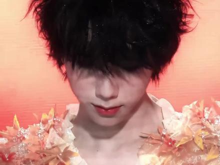 #离谱 半年被泼黑水王橹杰实惨#王橹杰#娱乐评论大赏#时代峰峻#追星