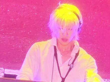 那个人骚歌顶的金毛DJ #徐明浩
