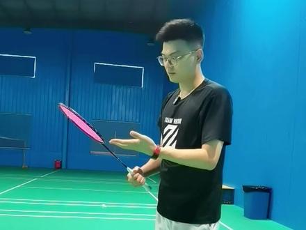 200价位的对决 小钢炮和小铁锤你怎么选 #李宁小钢炮 #大力羽毛球