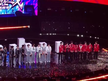 TOP拿六个奖➕发言完整版!在现场要哭晕了
#TOP登陆少年 #演唱会 #荣耀之战#TOP赢了#流量