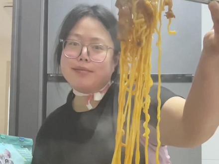 两包火鸡面➕肥牛200g➕西瓜两块#减肥