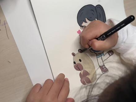 今天画小女孩和卡皮巴拉,今天涂色啦!快进⏩观看丝滑上色🎨#简笔画 #丙烯马克笔