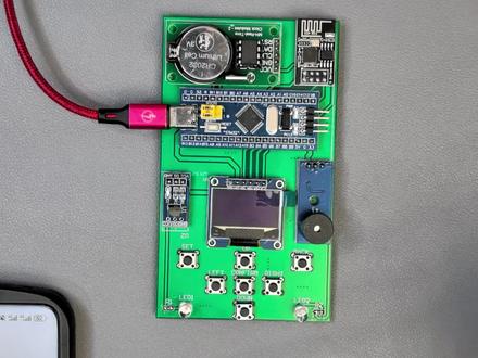 基于STM32单片机的智能开关设计 模块组成:
单片机STM32F103C8T6、时钟模块DS1302、有源蜂鸣器、温度模块DS18B20、LED灯
功能说明:
1.选择起床时间,到达设定的时间电灯亮起,蜂鸣器叫2次。
2.就寝功能:选定熄灯时间到达时间灭灯。
3.采用12小时制时间可调整。
4.空调控制:温度超过 25°,蜂鸣器报警小灯亮,表示自动降温。
#毕业设计 #单片机毕业设计 #32单片机毕业设计 #电路设计 #单片机开发