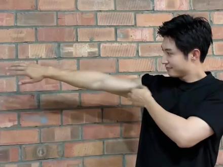 黄景瑜地球的兵当完了,该去当太空的兵了 #黄景瑜 #演员黄景瑜将上太空 #黄景瑜你是真的要上天啊