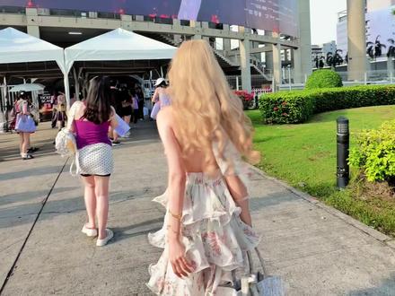 看露思泰国演唱没有不买RDD限定礼袋的义务#赵露思 #赵露思泰国演唱会#vlog#泰国@赵露思