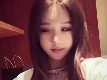 鹅妈妈的仇人运,我真要跪着接! #鹅妈妈 #小澈 #搞笑 #网红 #接