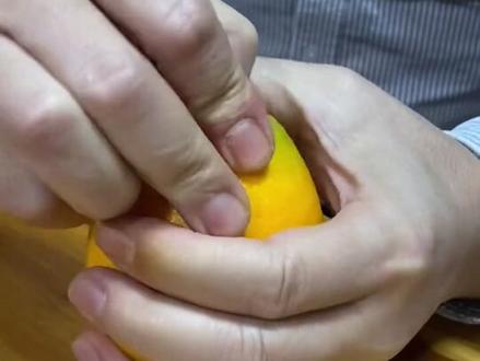 #工匠精神 教你不用工具剥赣南脐橙的方法!#补充维生素