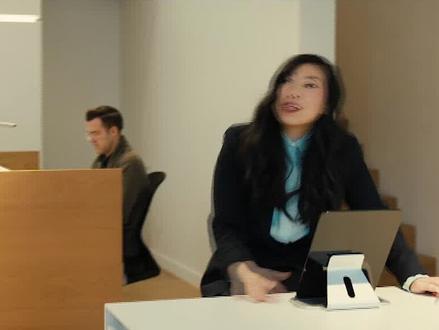 整部片全被马赫沙拉·阿里的演技撑起,嘴角上扬1毫米都是戏#天鹅挽歌 #科幻 #影视解说