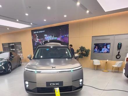 小鹏gx后排不能变成大床模式?#小鹏gx #小鹏汽车