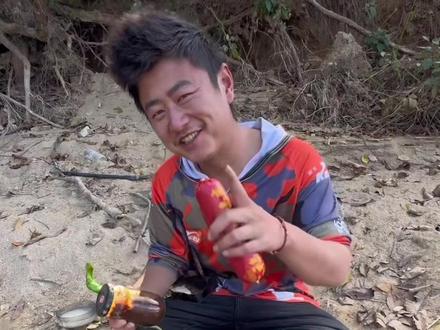 #擒龙诀荒野挨饿王大鱼挑战赛 @小贺(户外垂钓) 就吃酒喝,就造!