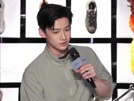 家里有很多UMA老师的单品,怎么没见穿过呢 #白敬亭宋轶 #敬鸿轶瞥