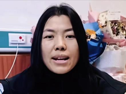 看了冷美人的最新状态不知道大家发现没有和刚退赛的时有一个太明