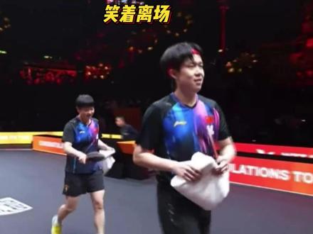 比赛延迟一个半小时,莎头总决赛首秀轻松横扫,笑着离场心态好