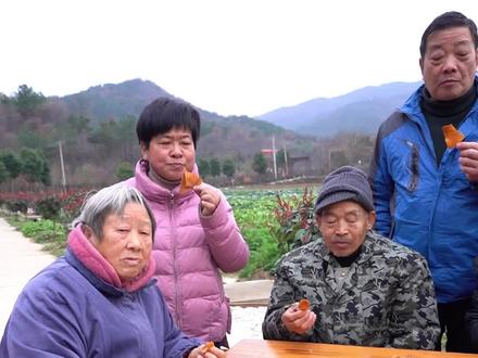 这个红薯片,过年的时候你吃过吗?一口一个嘎嘣脆!手把手教你做年味小零食,过年在家露一手。大家吃了都说好~#年味 #红薯片 #家乡特产 #湖北小吃#美食 @抖音小助手