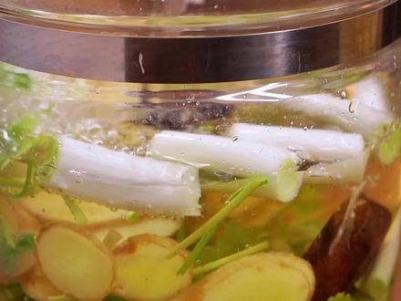 #生姜葱白红糖水 ,简单易做,还好喝。#喝出来的健康 #秋冬热饮 #记着多喝水 #自制饮品 #在家自制电解质水