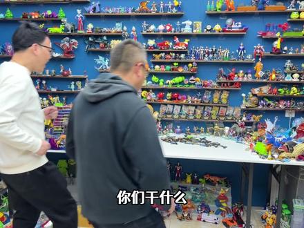 朋友来我家抢玩具,只能买3个新玩具送朋友,飓风战魂陀螺大战 #玩具 #飓风战魂 #陀螺 #找到了专治过年无聊的玩具