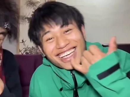 腚北猴和侯夫人惊现路飞直播间 @荒野 林北 @老六荒野【路飞】 #荒野求生 #杨洋