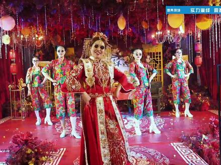 婚礼当天,新娘子的舞蹈天赋嗨爆全场!火了火了🔥#新娘跳舞 #喜结良缘 #谁是我的新郎舞蹈